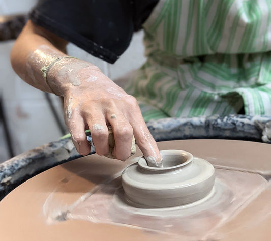 Rogue Valley Pottery Supply and Studios - Four Week Introduction to Clay with Julie Furrer